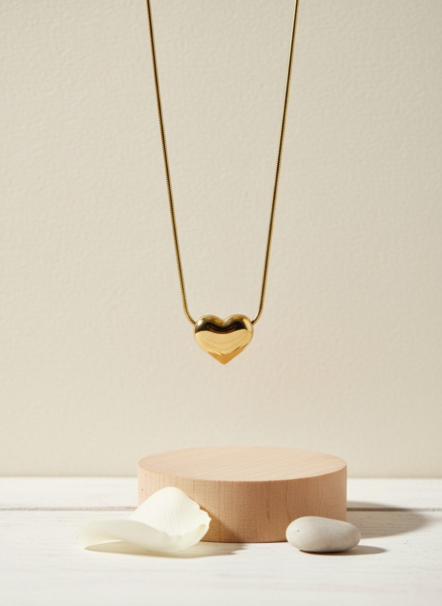 Small heart chain pendent