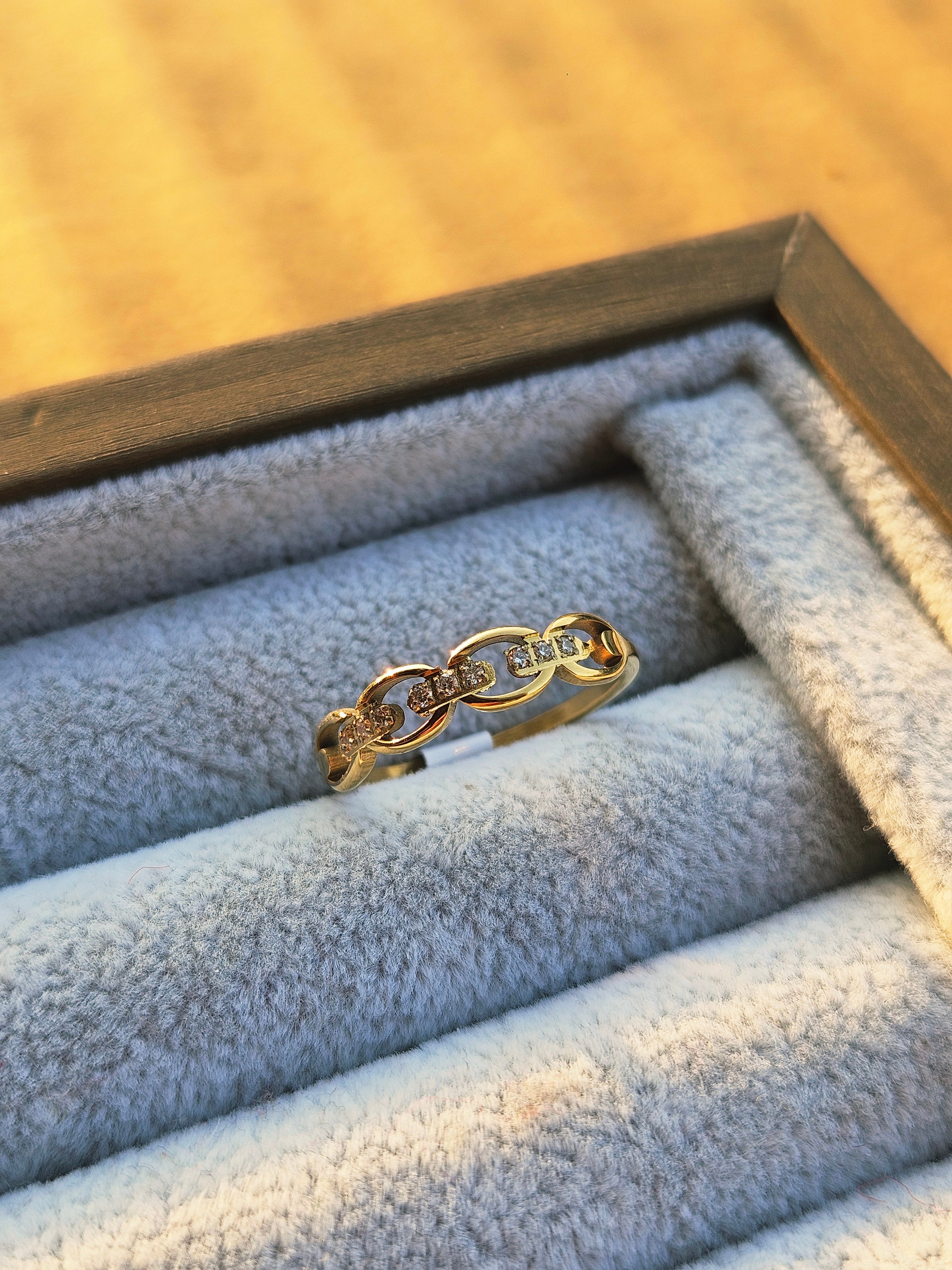 Luxury Chain Design Gold Ring