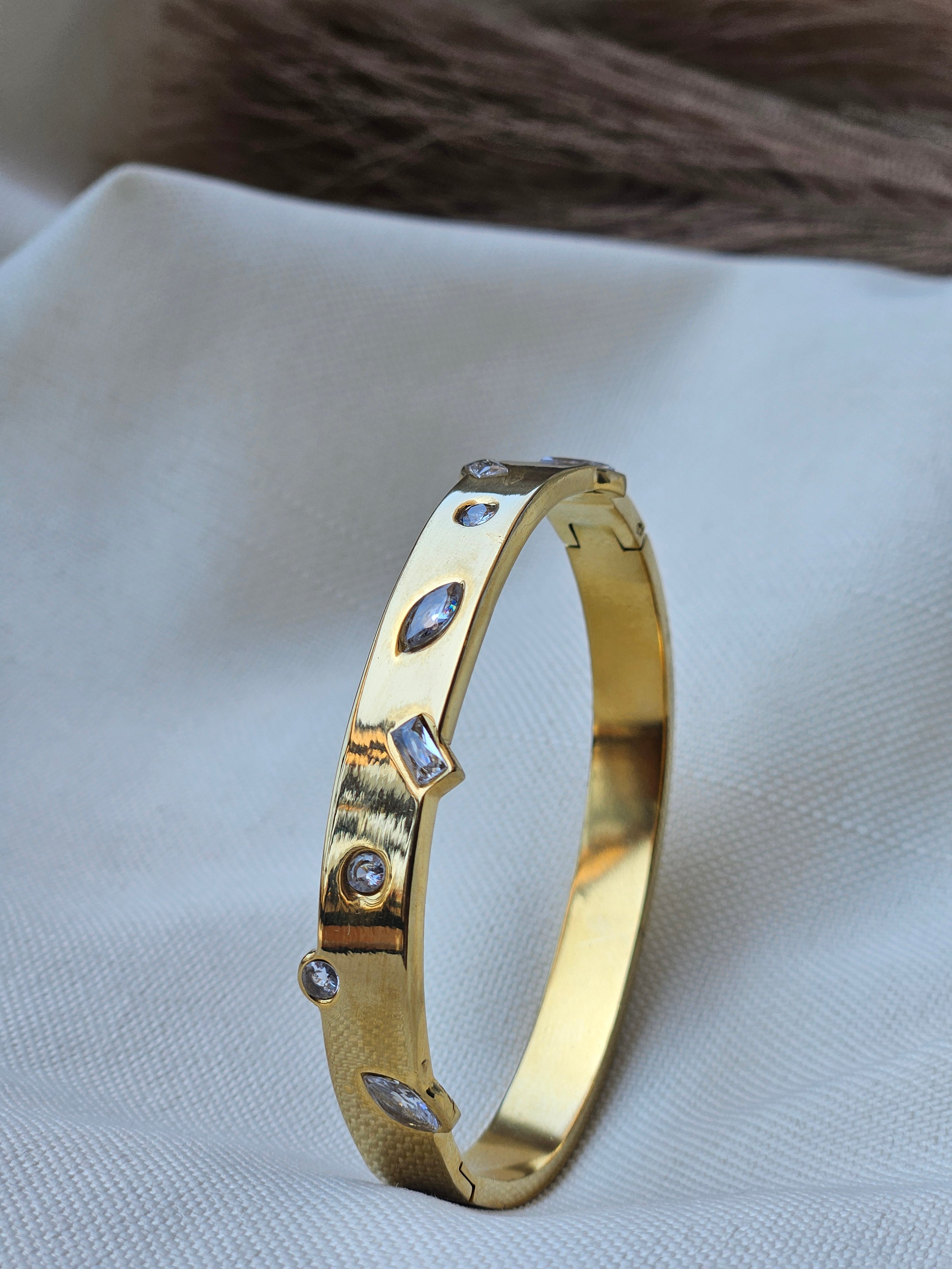 Sparkle Luxe Gold Bracelet