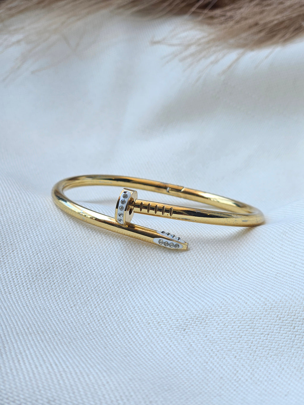 Sparkling Industrial Spike Wrist Collar