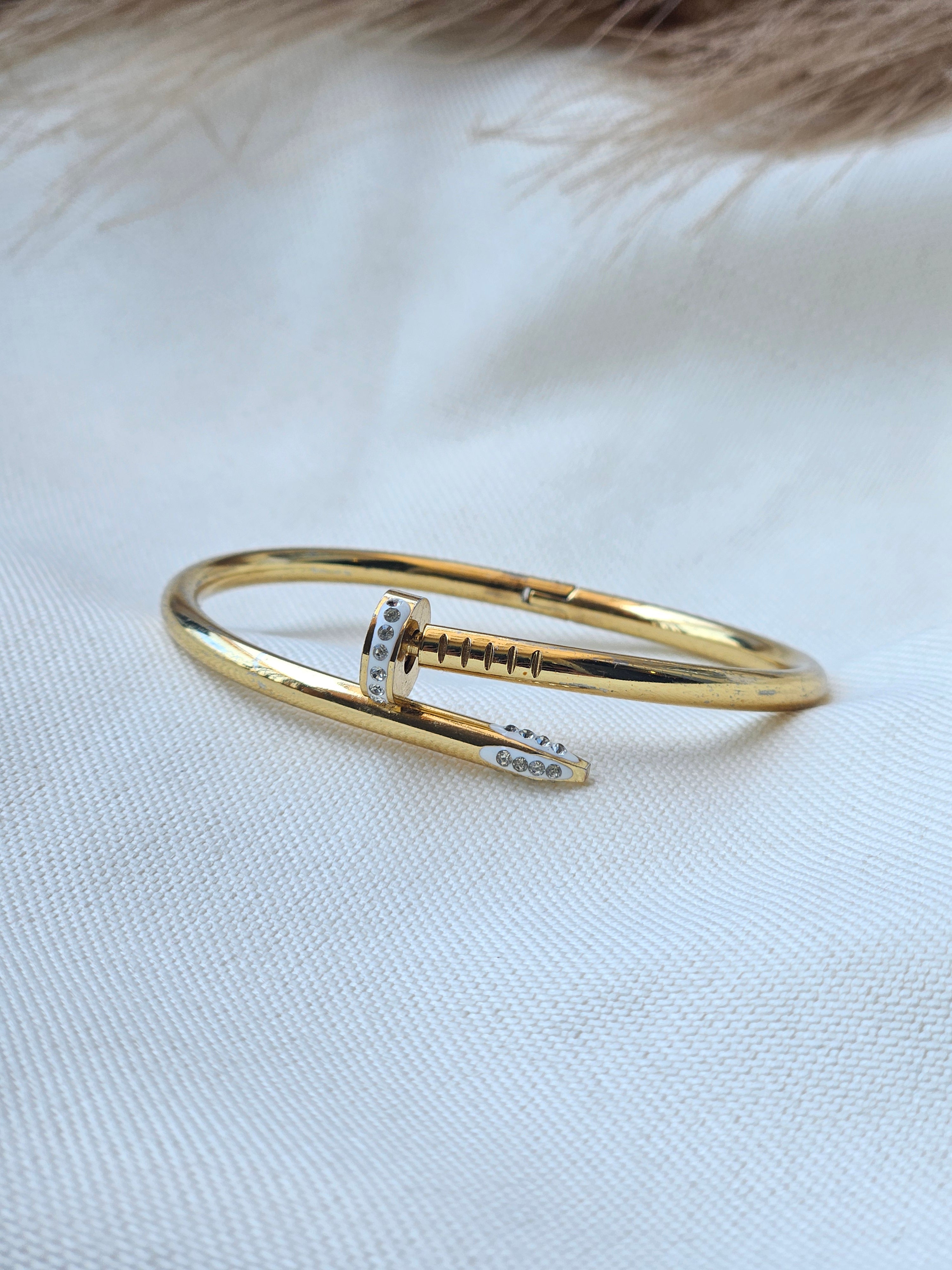 Sparkling Industrial Spike Wrist Collar