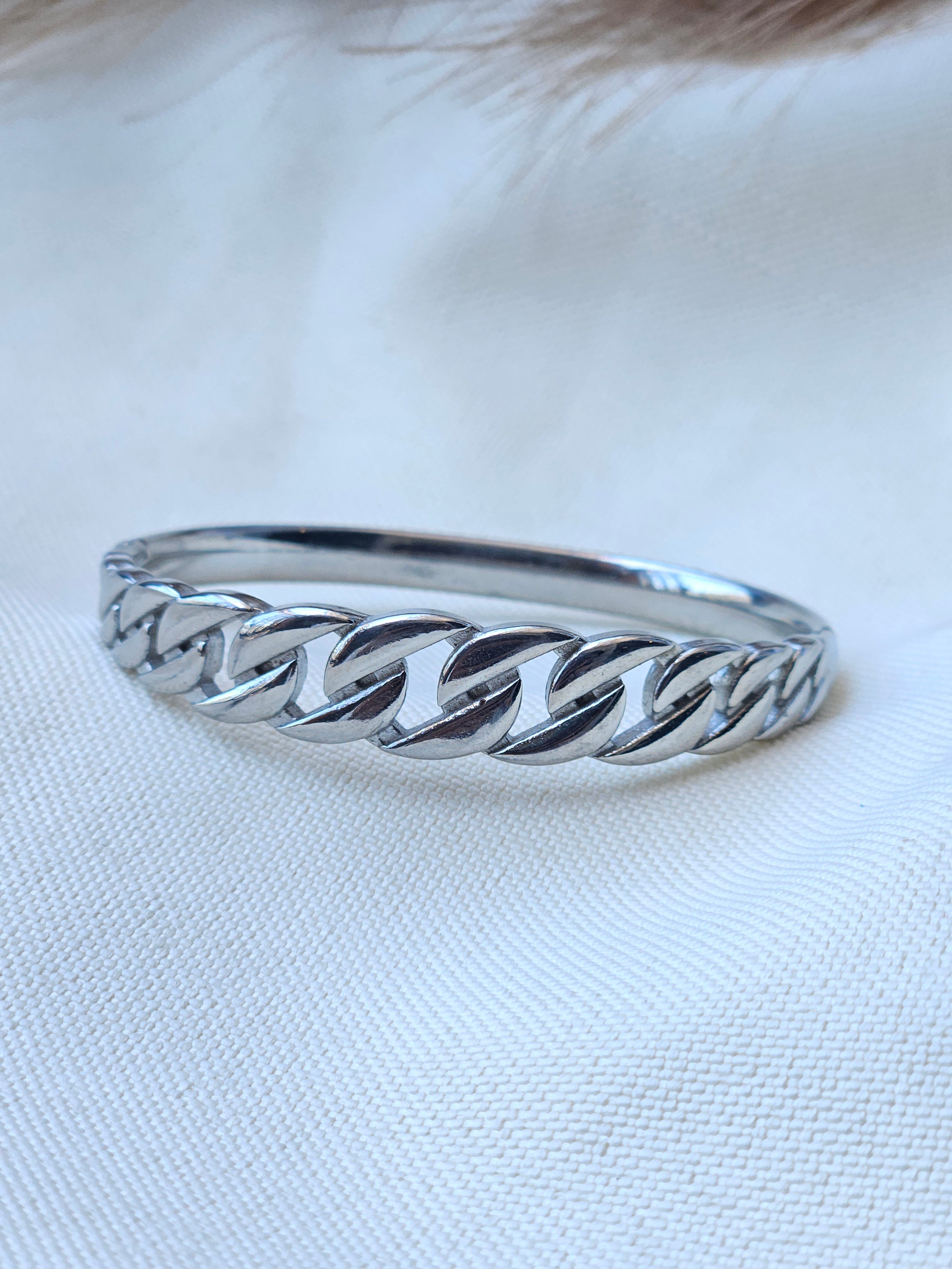 Silver Solid Chain-Link Relief Cuff