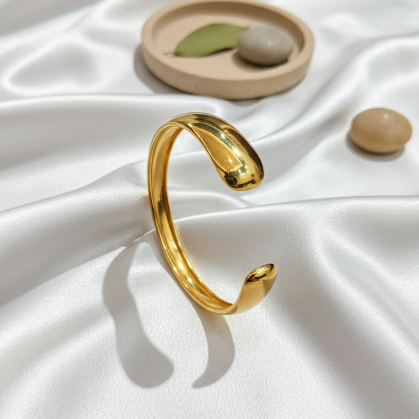 Golden Curve Cuff